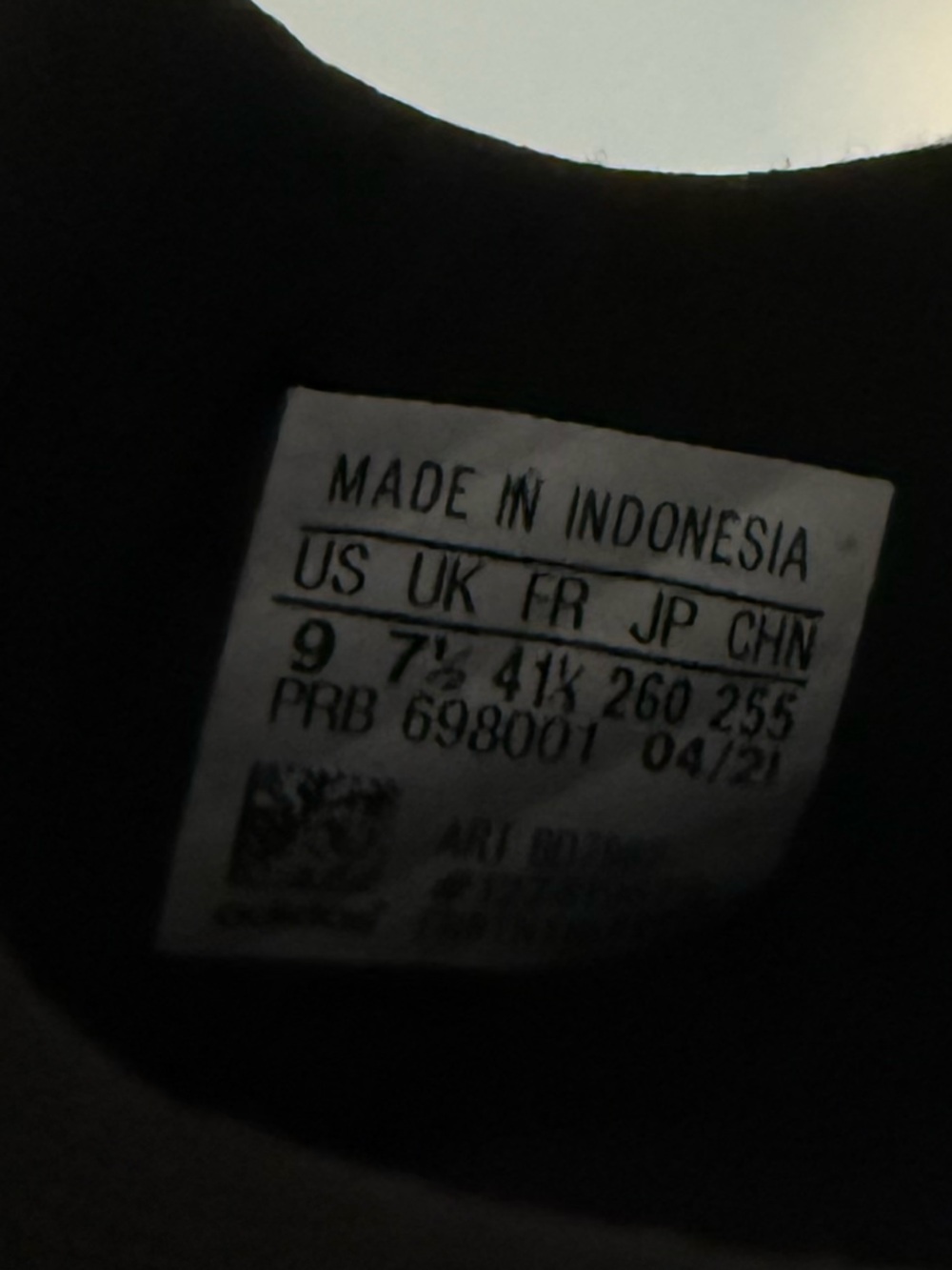 Black and White Adidas sneakers - Picture 7 of 7